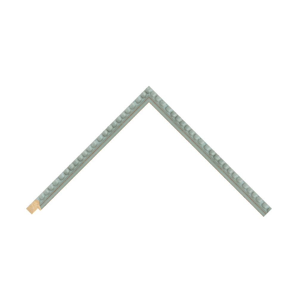 Pale Grey Wood Bobbin / 20mm x 25mm detail